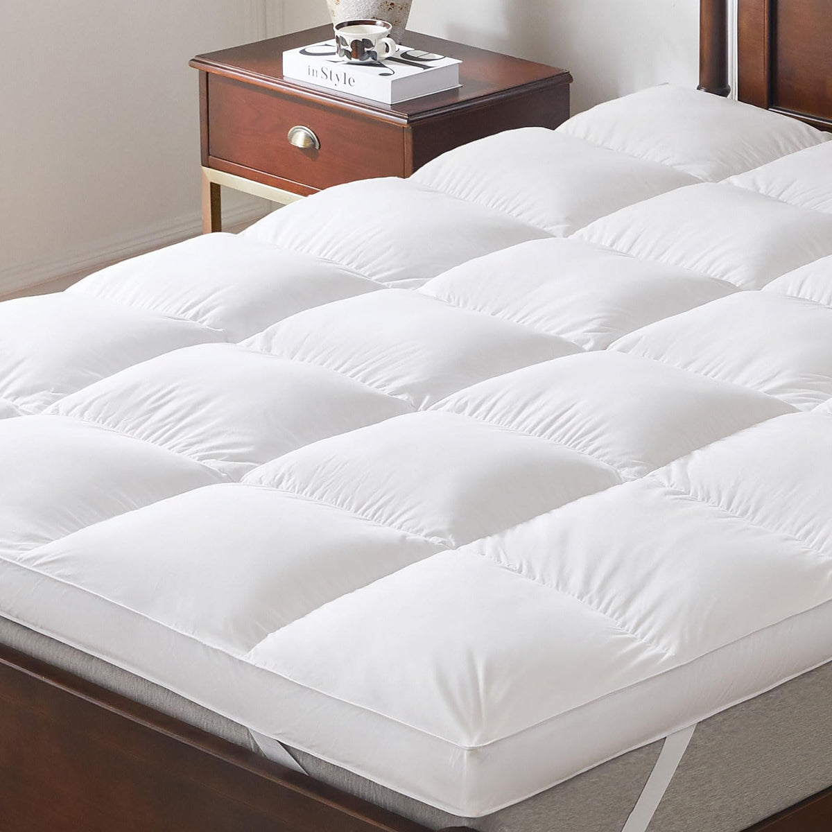 3 Inch Goose Feather Mattress Topper, Thick Pillow Top, Queen Back Pain and Pressure Relief, Supportive Feather Bed Topper, 100% Cotton Cover, Adjustable Straps, Anti-Slip, White, 60”x80”