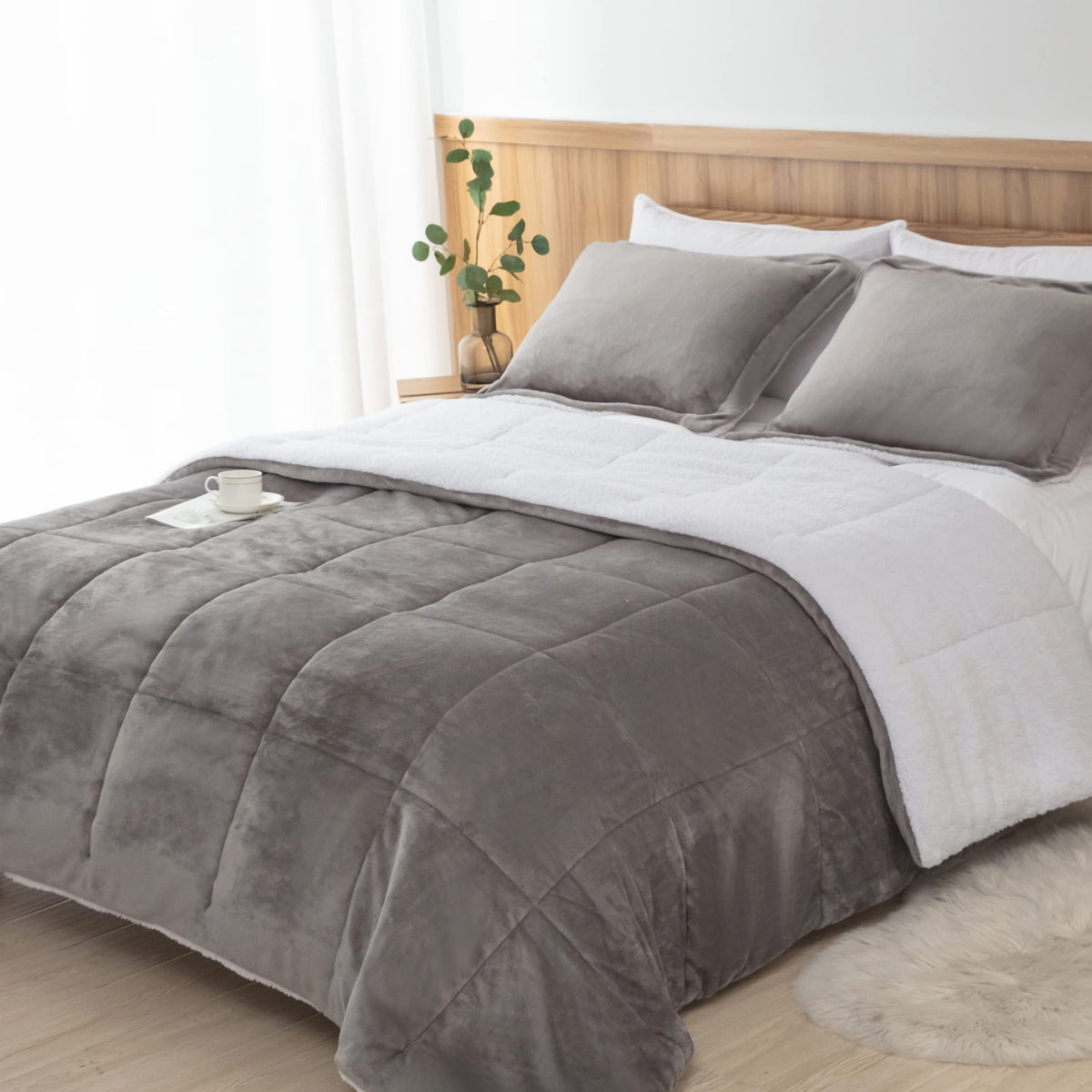 Bedding & Cozy Home